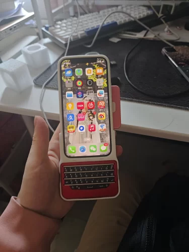 Click to view full screen BBQ10KBD Mini Berry Keyboard photo review