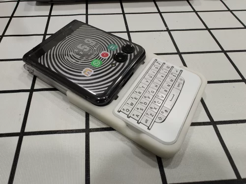 Click to view full screen BBQ10KBD Mini Berry Keyboard photo review