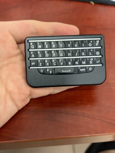 Click to view full screen BBQ10KBD Mini Berry Keyboard photo review