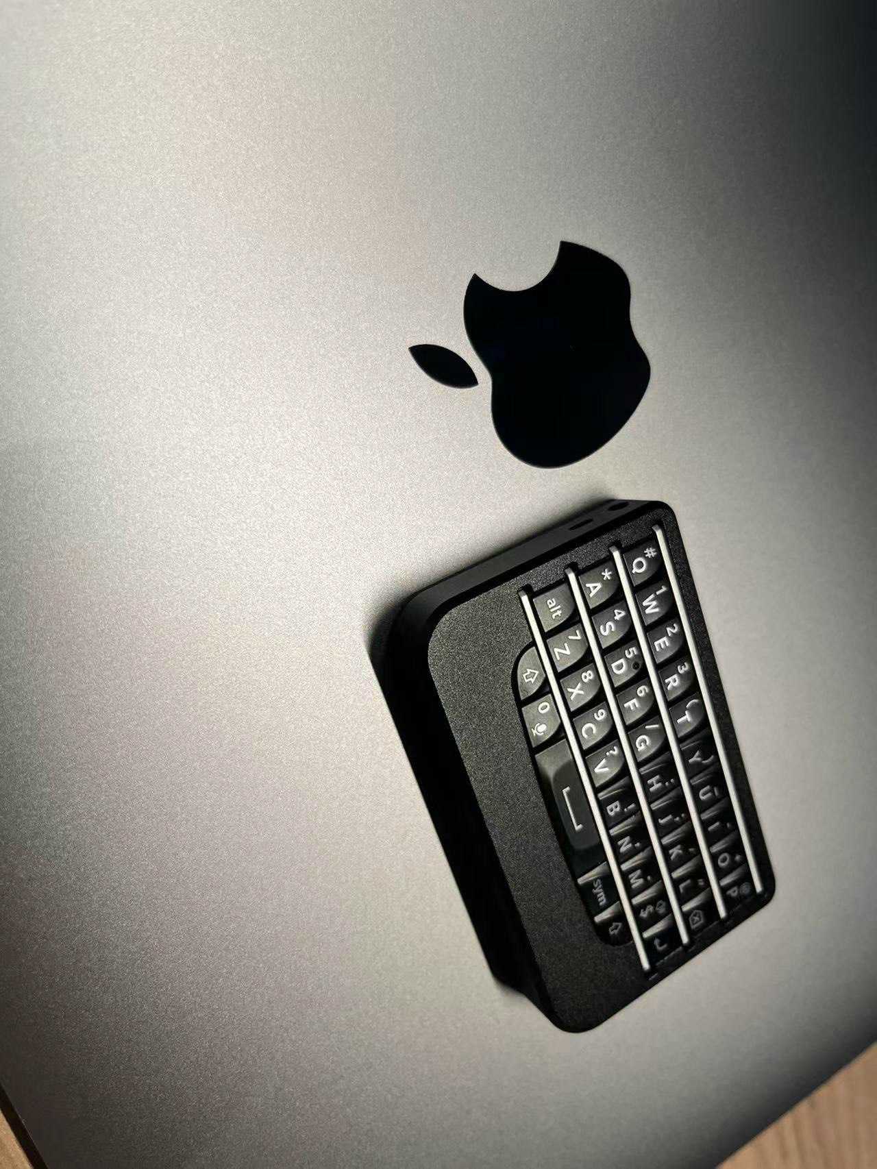 BlackBerry Mini Keyboard Premium Details and Quality Craftsmanship