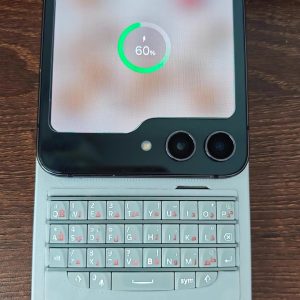 Foldable phone keyboard case detail photo 03